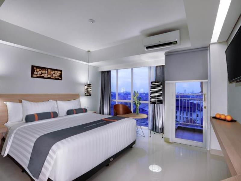 Hotel Harper Mt Haryono By Aston Jakarta Exterior foto